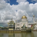 Omar Ali Saifuddien Mosque in Brunei.jpg