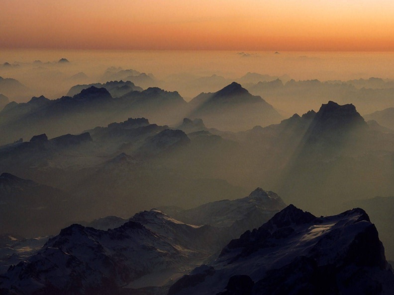 Misty Peaks Alps Austria - 1600x1200 - ID 31852 - PREMIUM