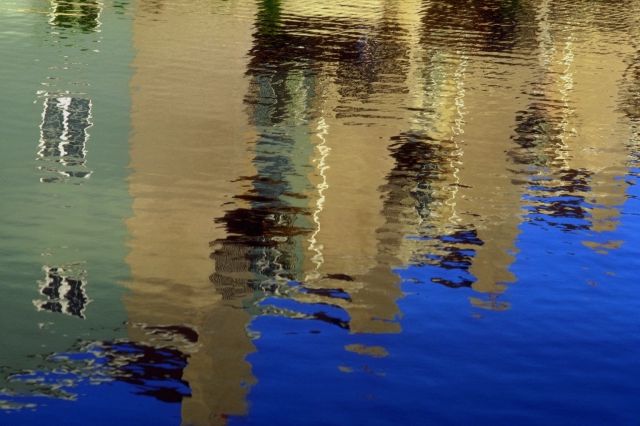 Water_Reflection_in_Nature_14.jpg